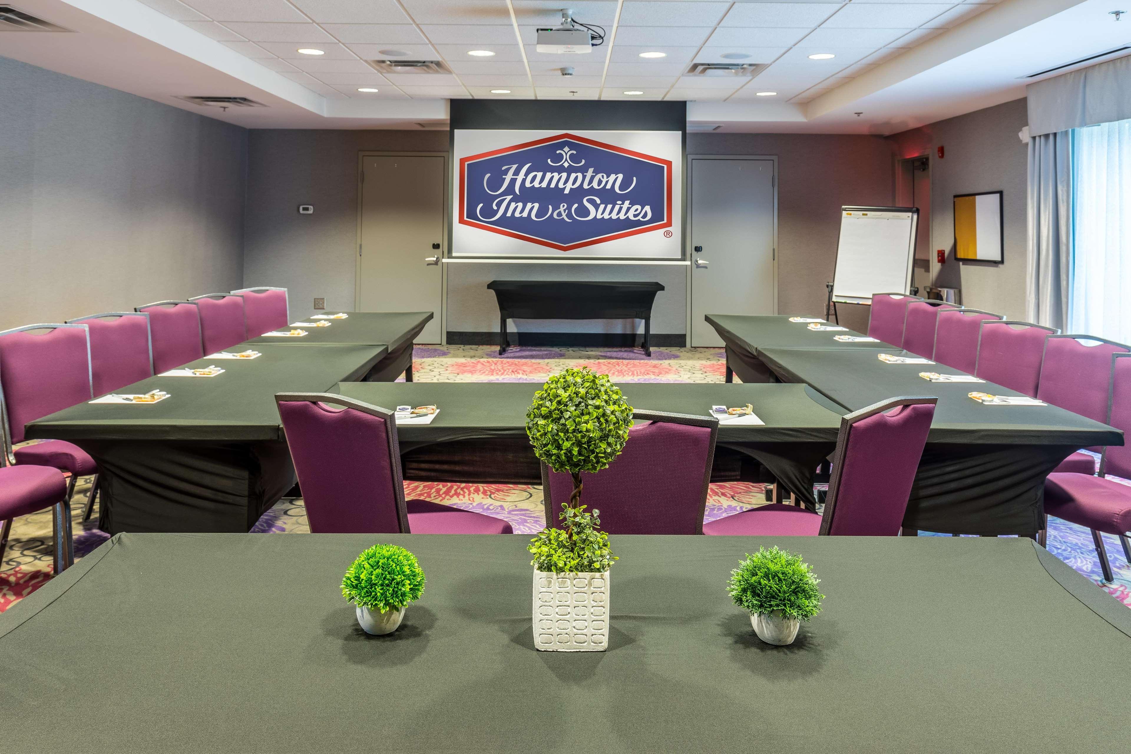 Hampton Inn & Suites ダブリン エクステリア 写真