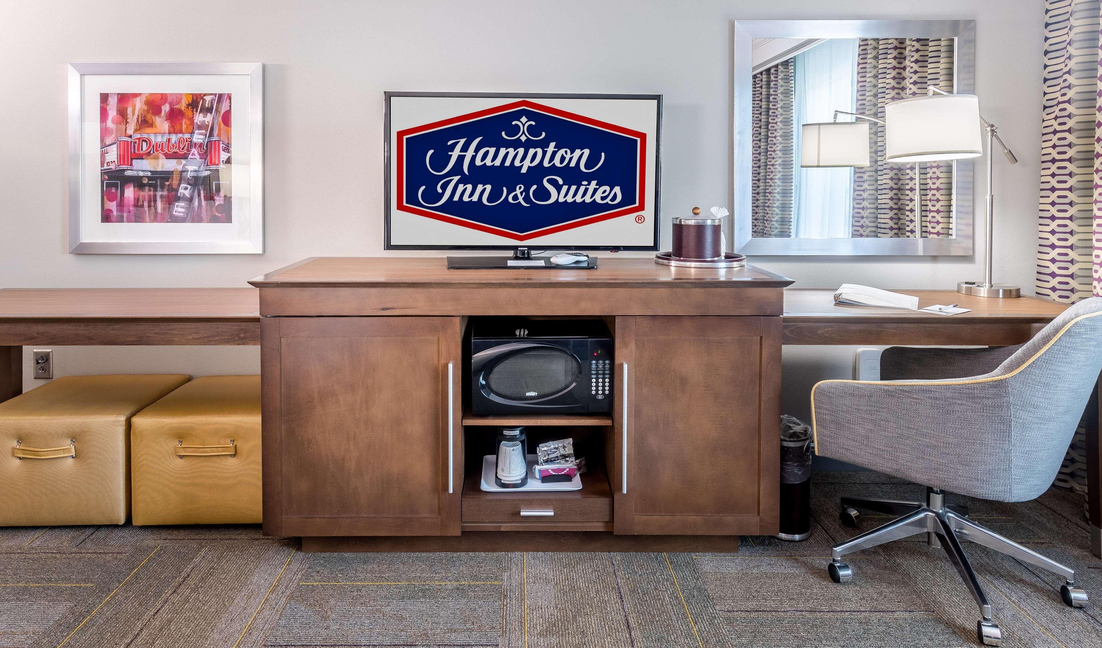 Hampton Inn & Suites ダブリン エクステリア 写真
