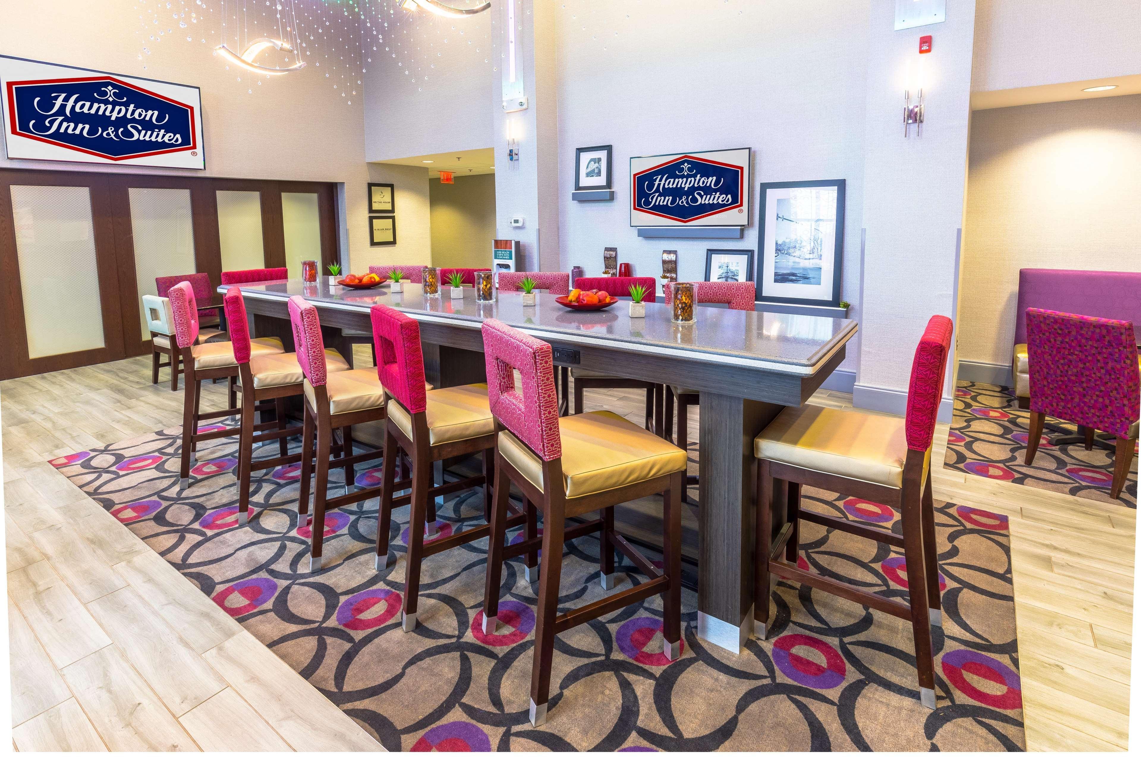 Hampton Inn & Suites ダブリン エクステリア 写真