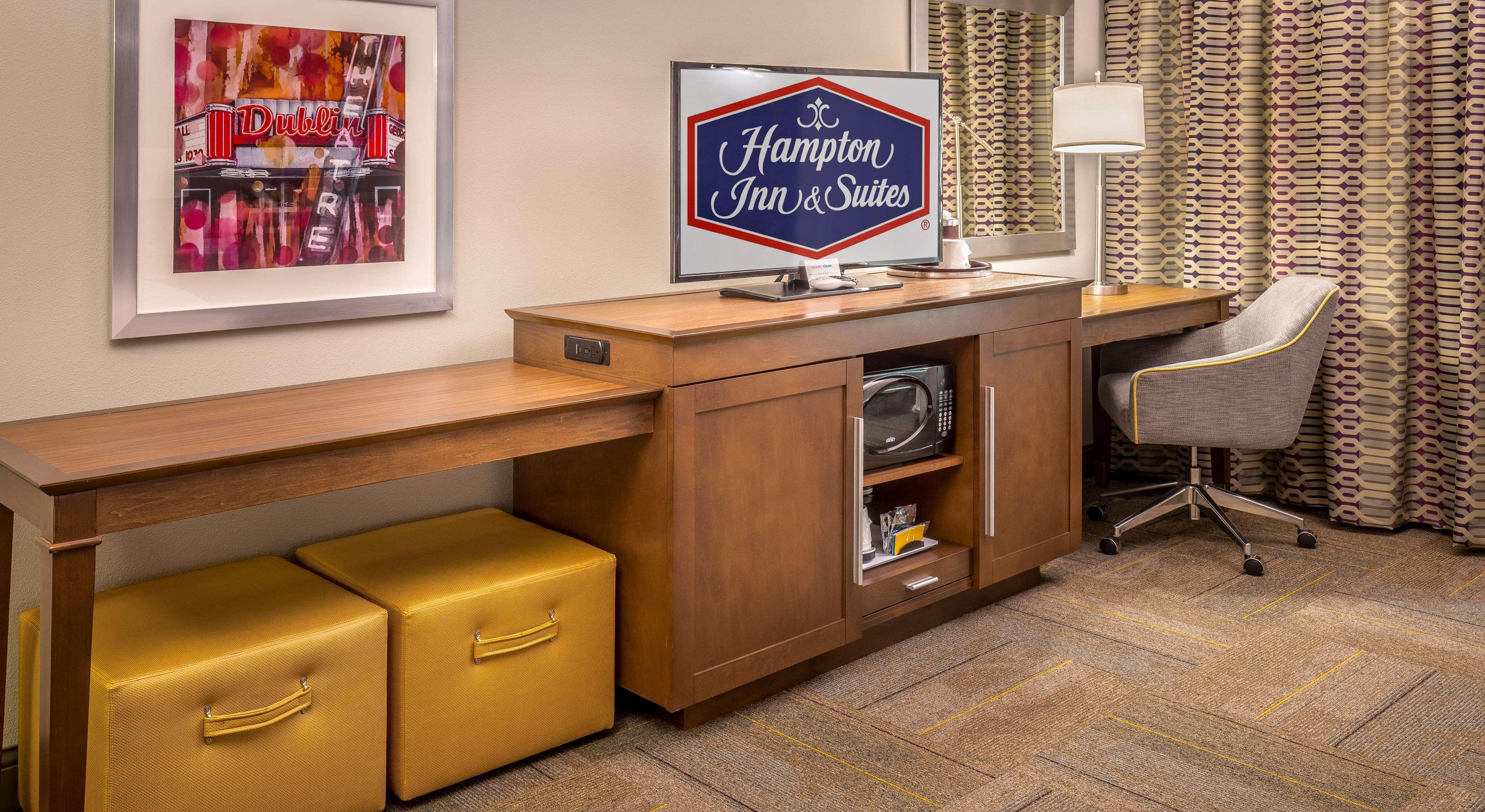 Hampton Inn & Suites ダブリン エクステリア 写真