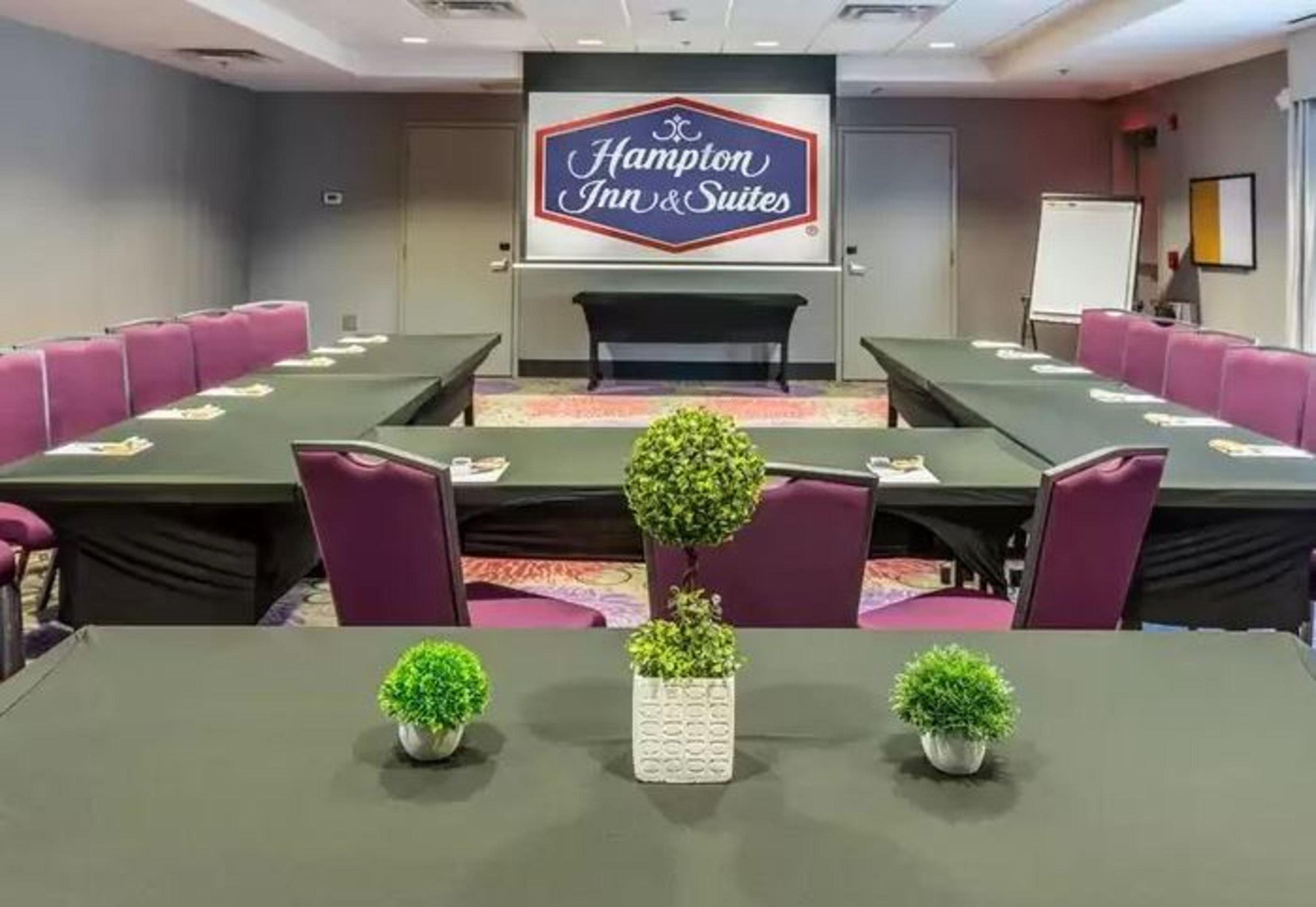 Hampton Inn & Suites ダブリン エクステリア 写真