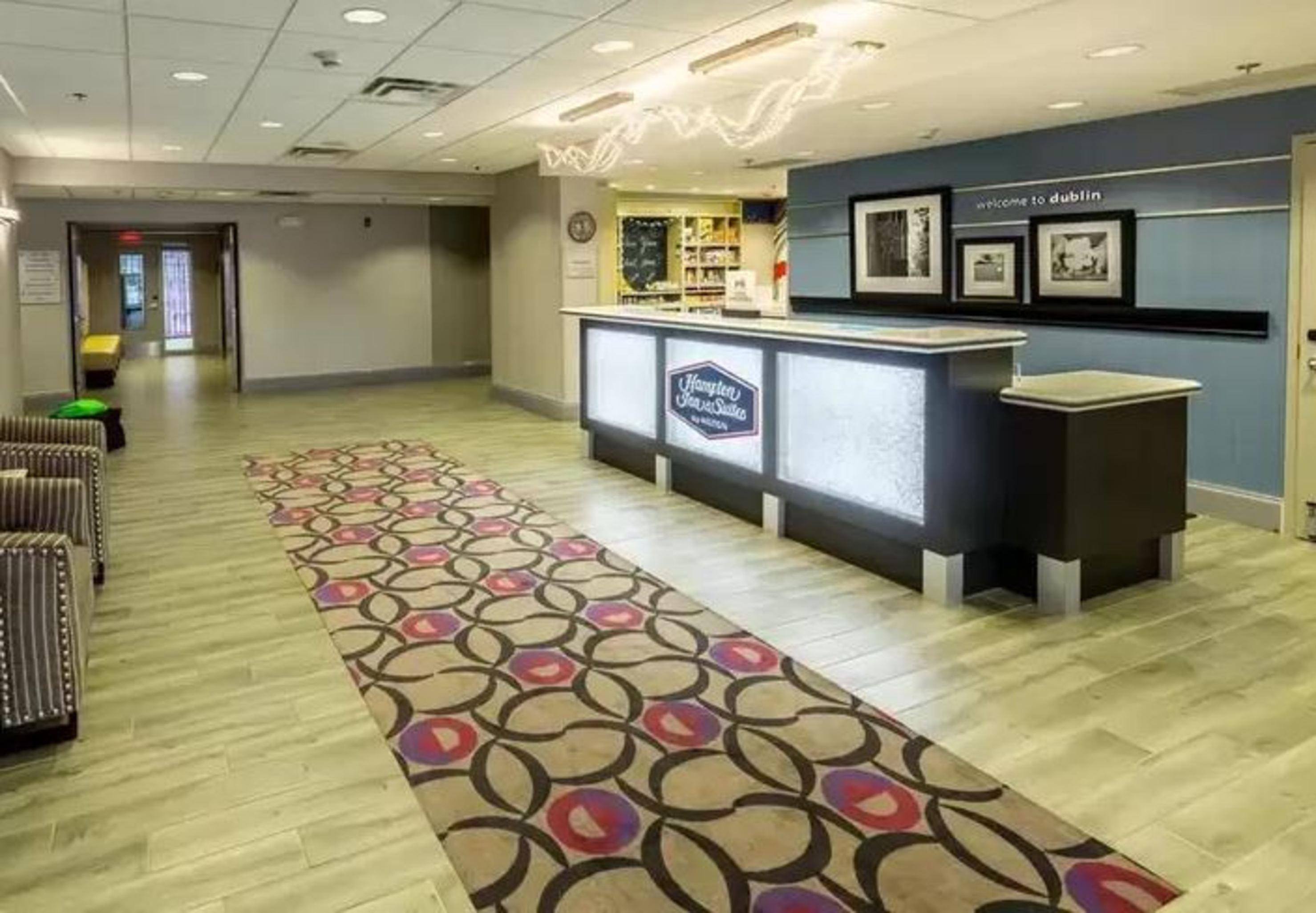 Hampton Inn & Suites ダブリン エクステリア 写真