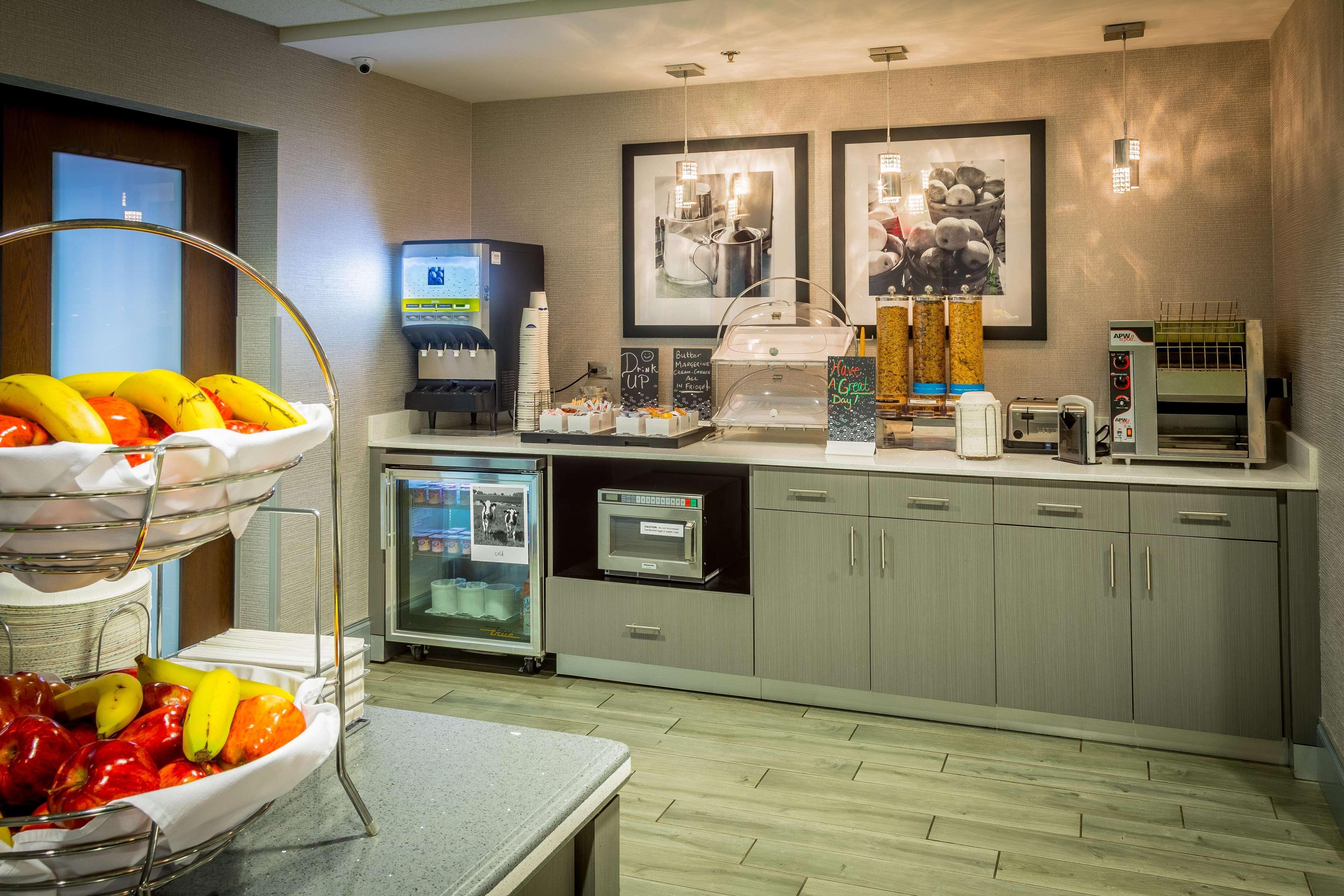 Hampton Inn & Suites ダブリン エクステリア 写真