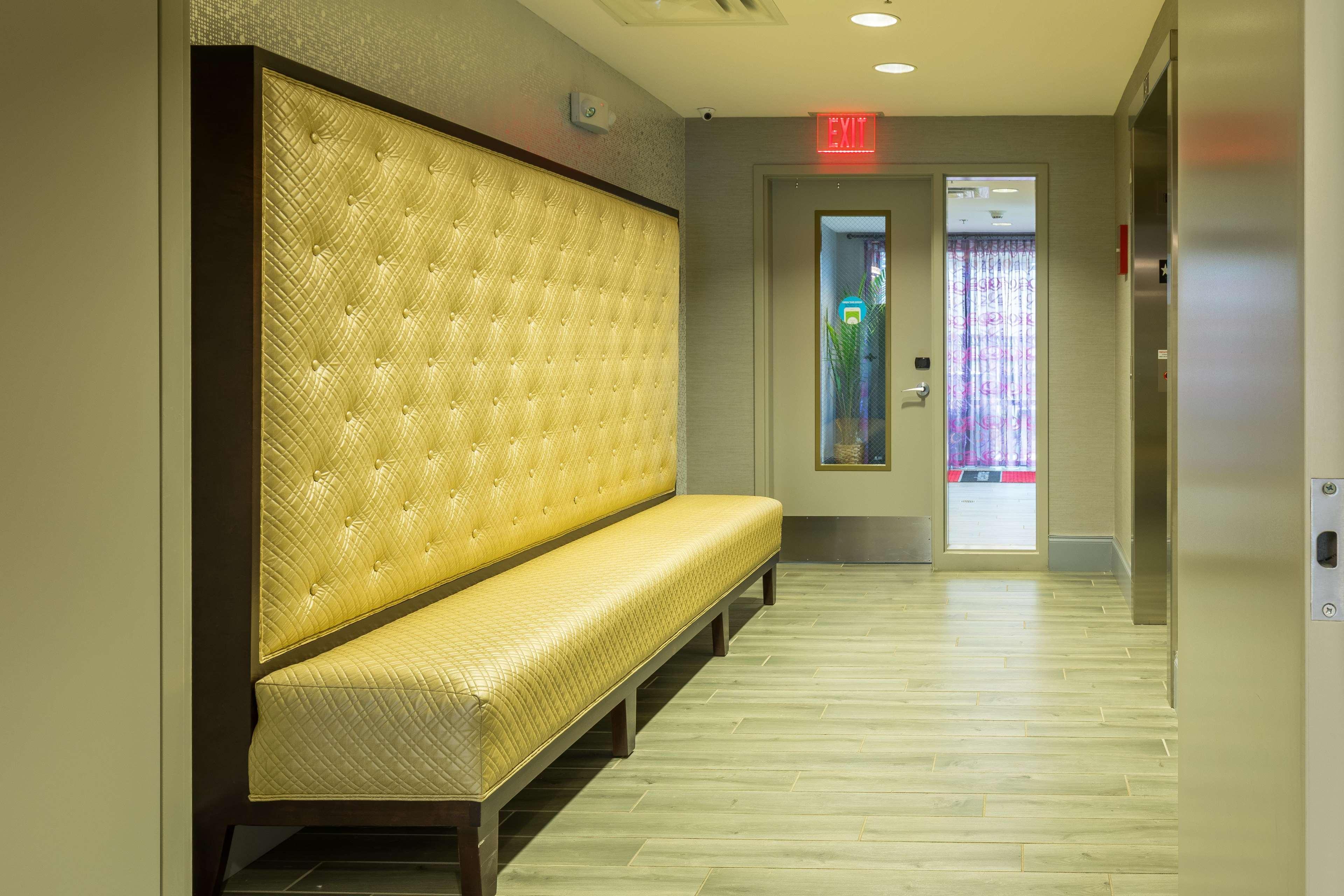 Hampton Inn & Suites ダブリン エクステリア 写真