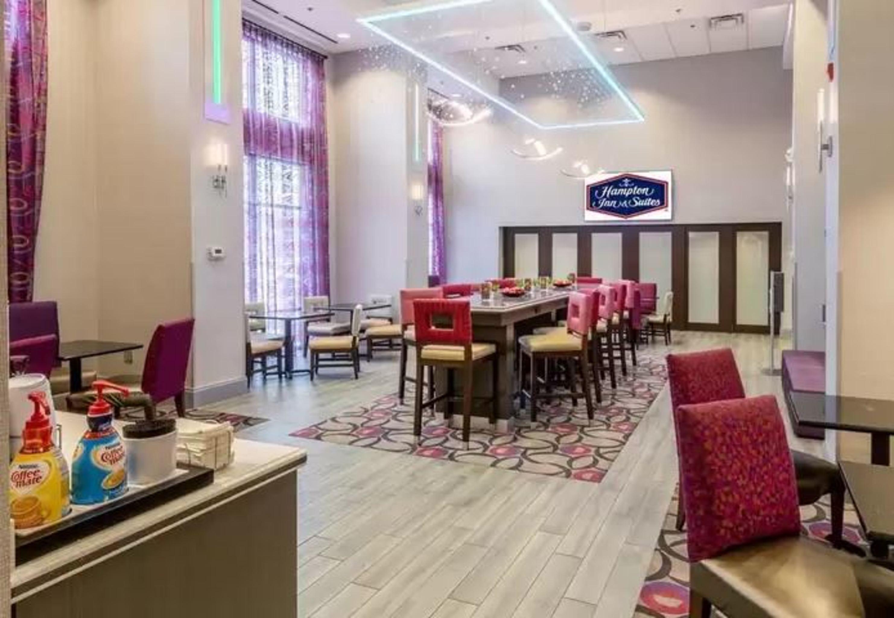 Hampton Inn & Suites ダブリン エクステリア 写真