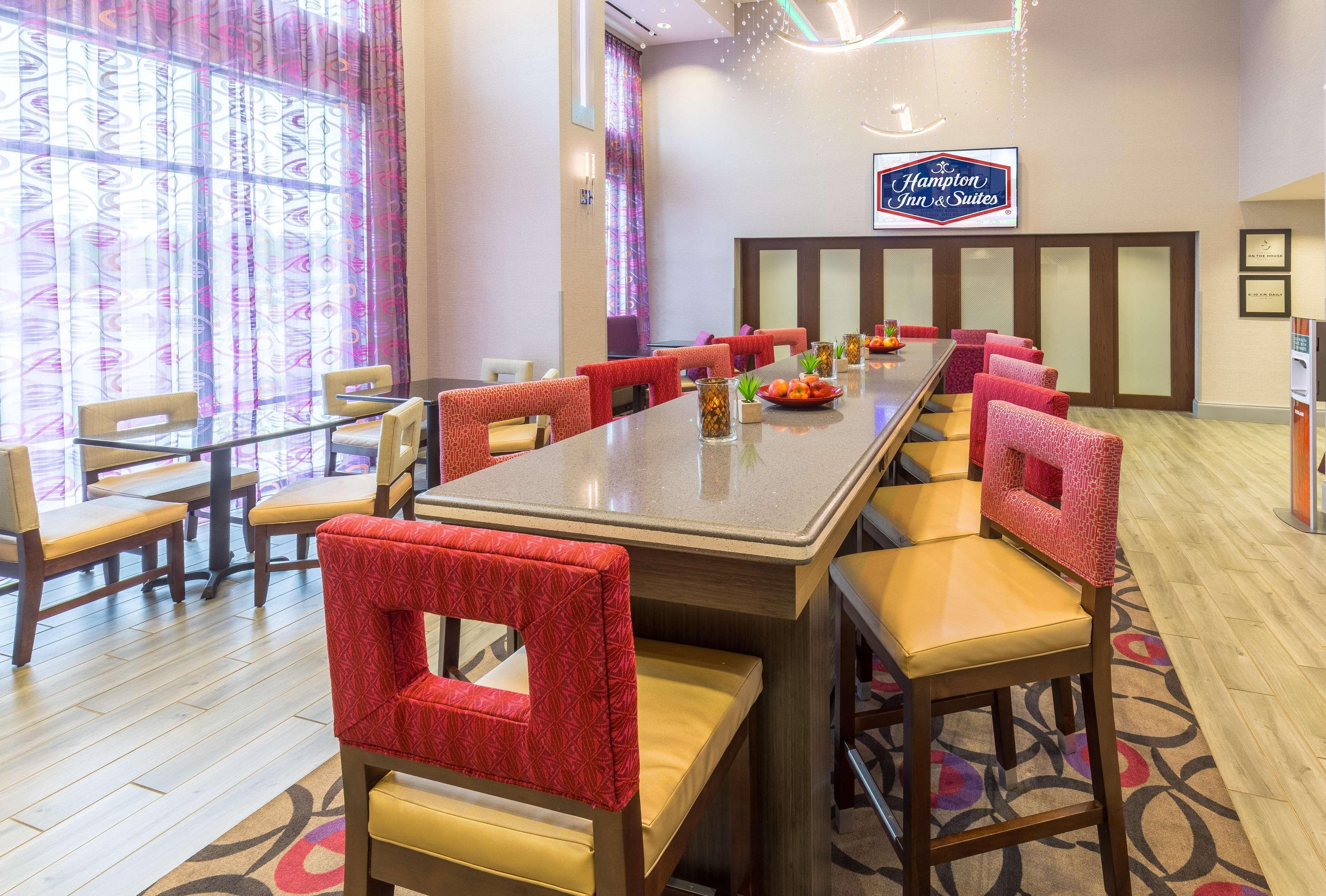 Hampton Inn & Suites ダブリン エクステリア 写真