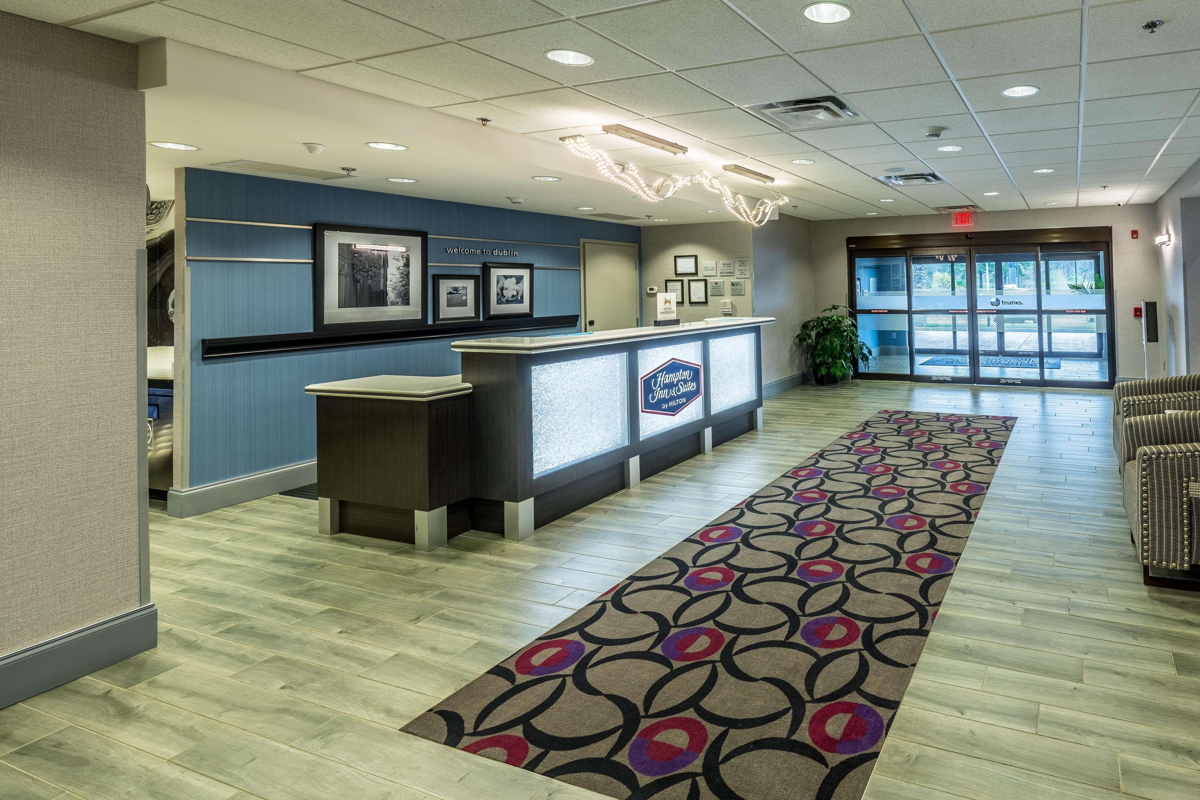 Hampton Inn & Suites ダブリン エクステリア 写真