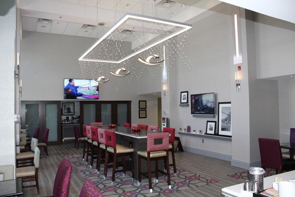 Hampton Inn & Suites ダブリン エクステリア 写真